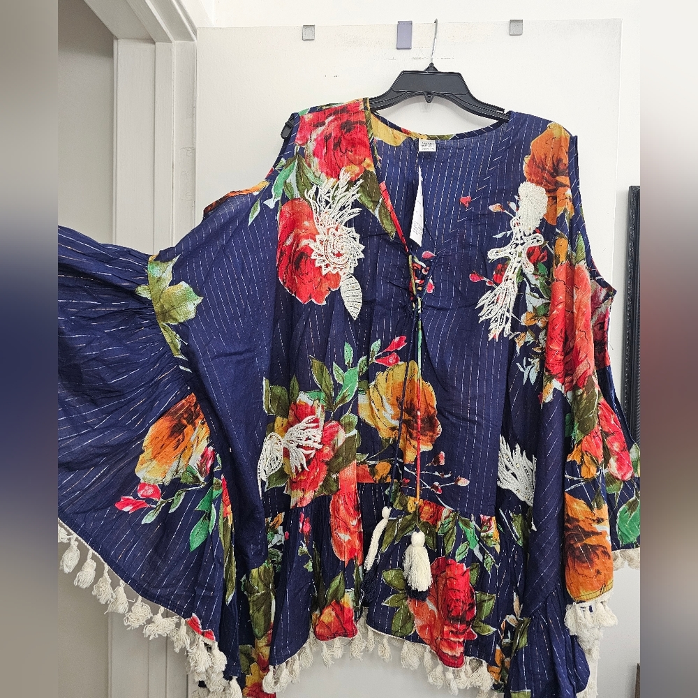NWT Floral Kimono With Tassles